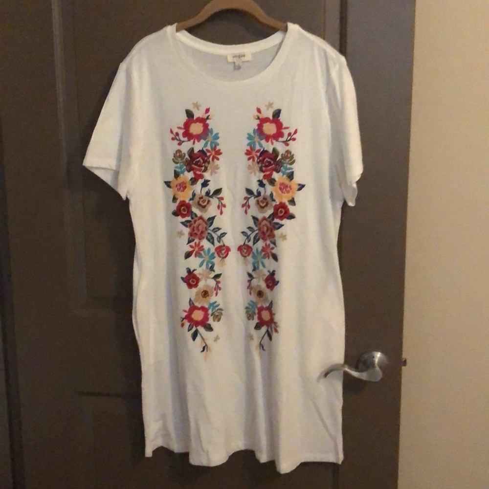Floral Pattern Dress w/ pockets!!!